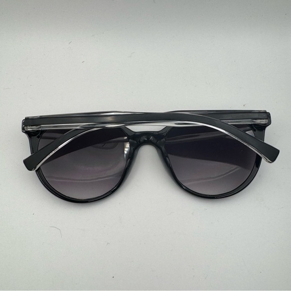 Classic Black Cat Eye Sunglasses with Gradient Lenses Chic Everyday Style Retro - Picture 5 of 9